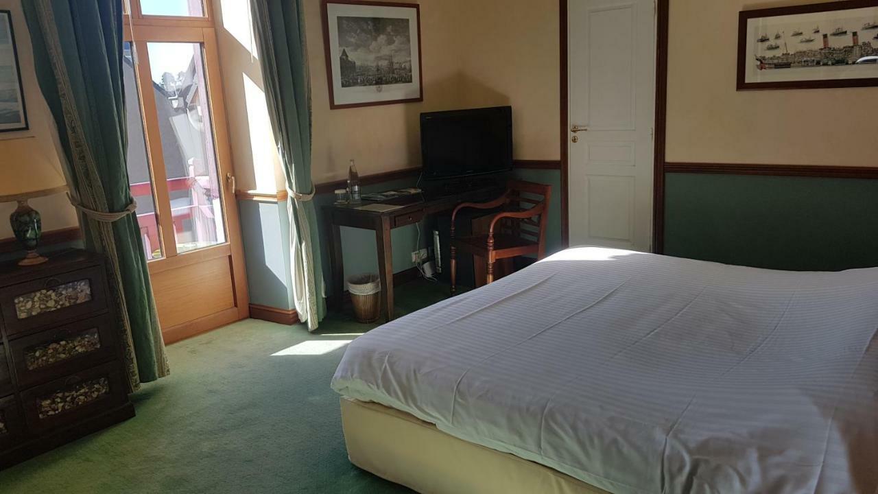Manoir Du Cunningham Hotel Saint-Malo Bagian luar foto